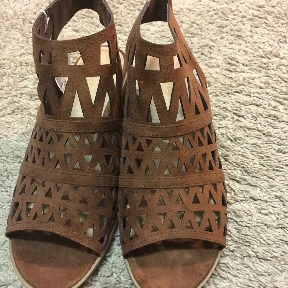Tan wedges size 10 never worn